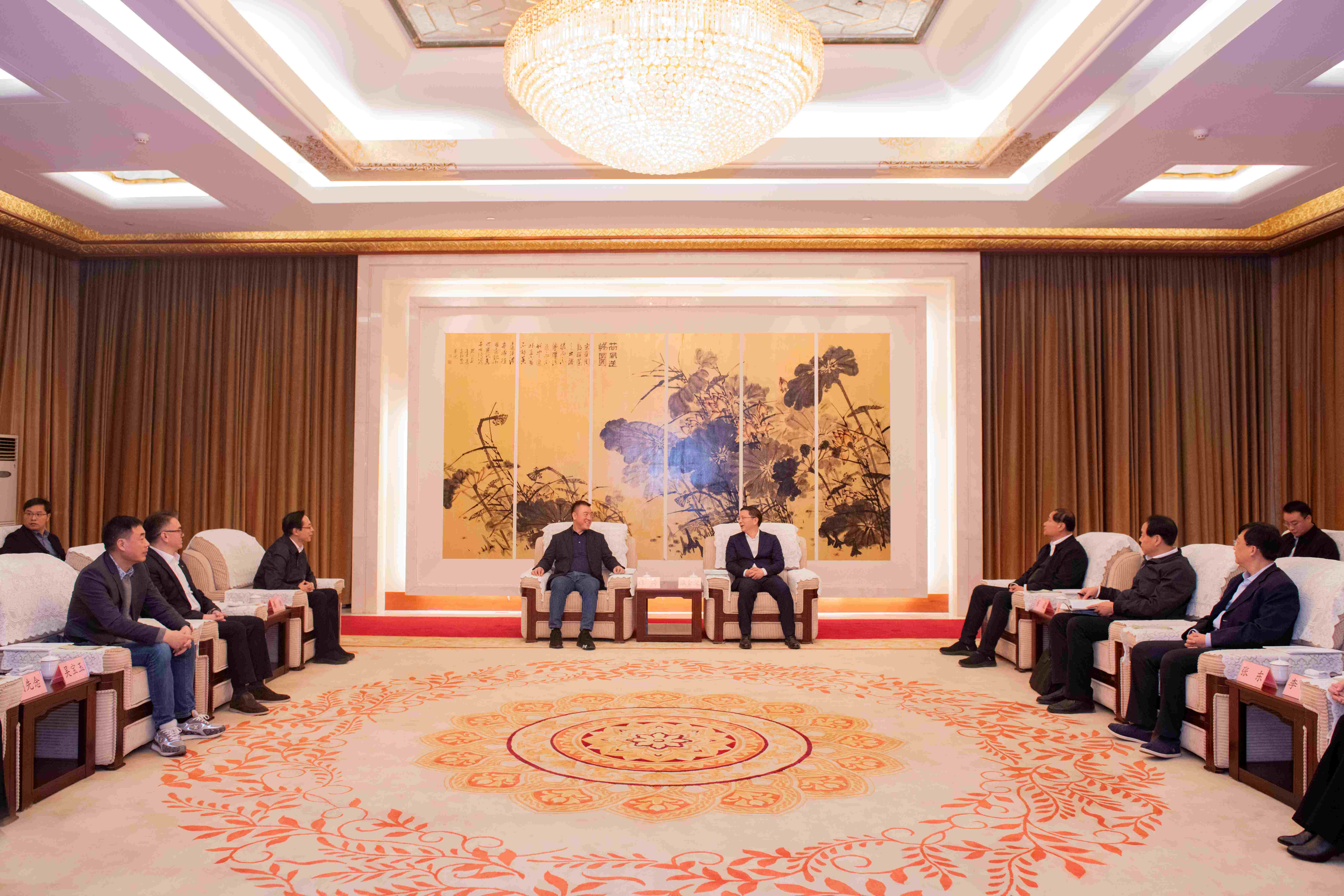 2121非凡科技董事长陈涛携带深圳市和惠州市企业家前往济宁市调查互换 